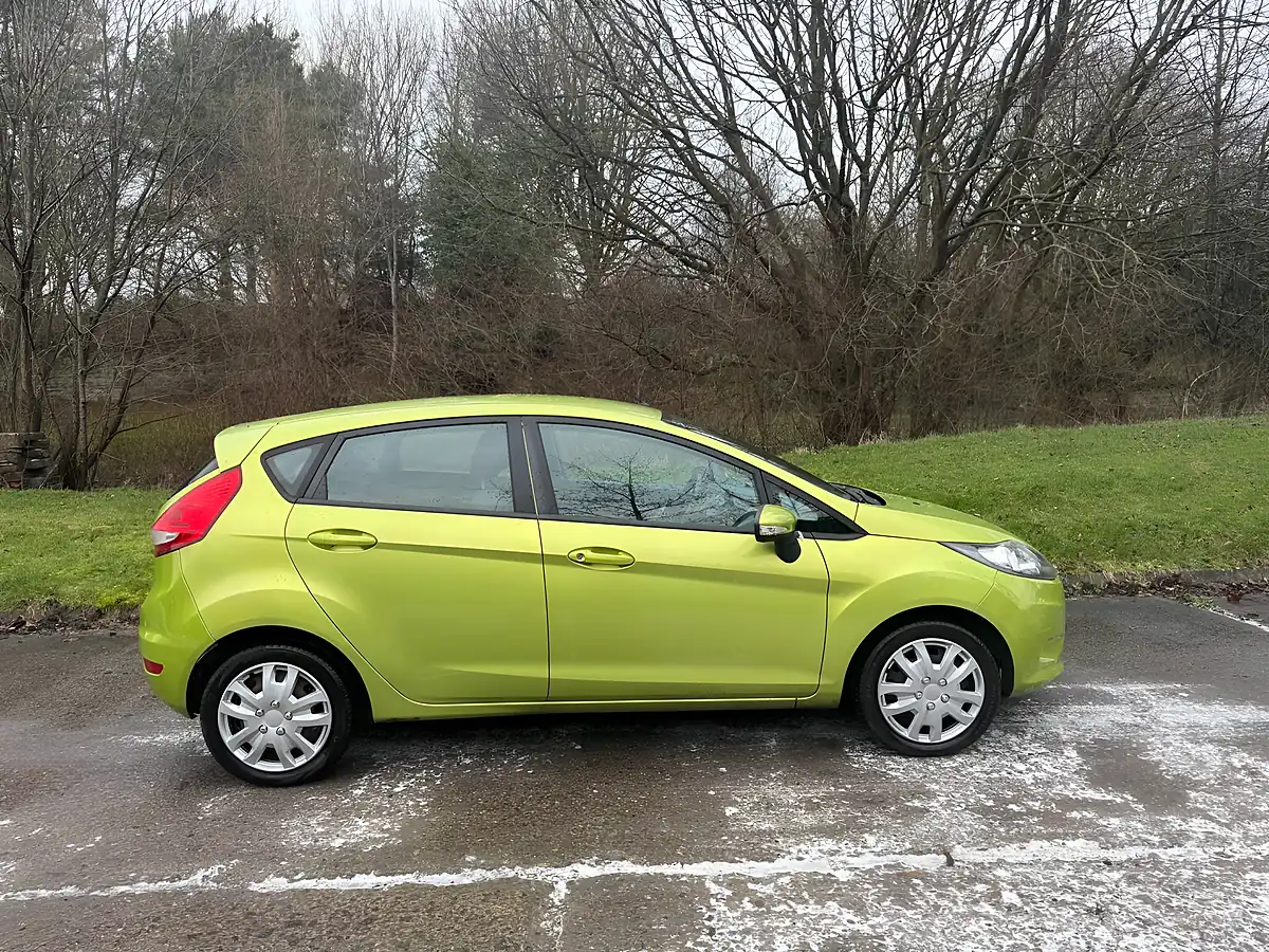 Used 2010 Ford Fiesta Edge Green - Interior and Exterior details 13