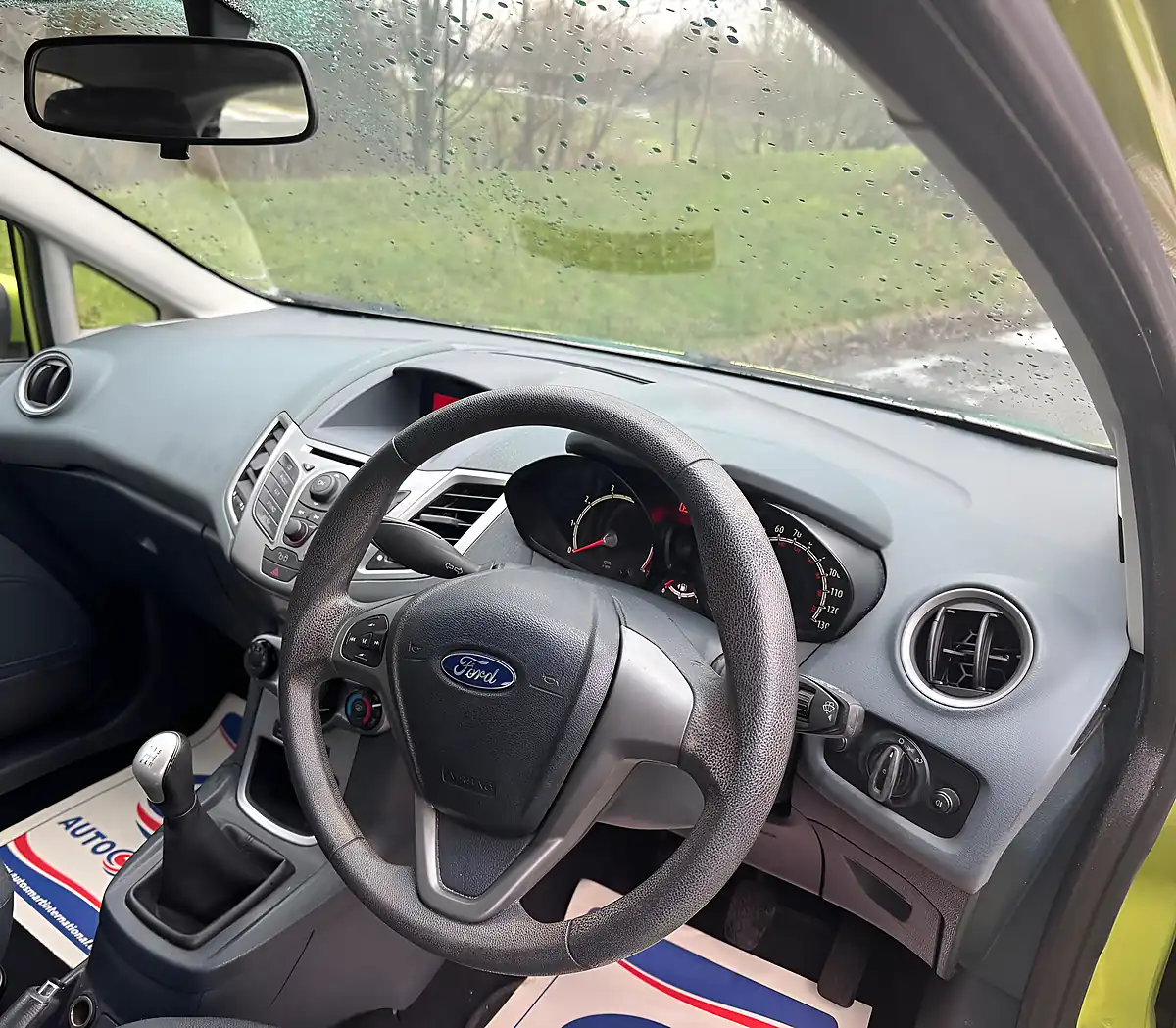 Used 2010 Ford Fiesta Edge Green - Interior and Exterior details 14