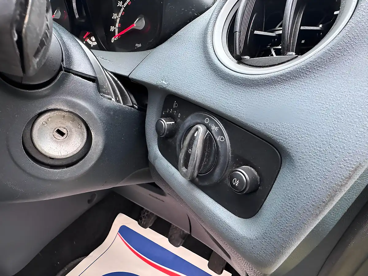 Used 2010 Ford Fiesta Edge Green - Interior and Exterior details 16