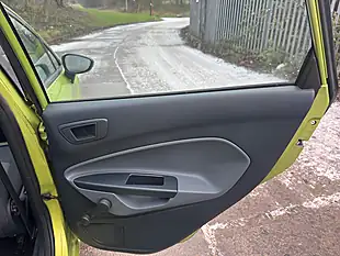 Used 2010 Ford Fiesta Edge Green - Interior and Exterior details 18