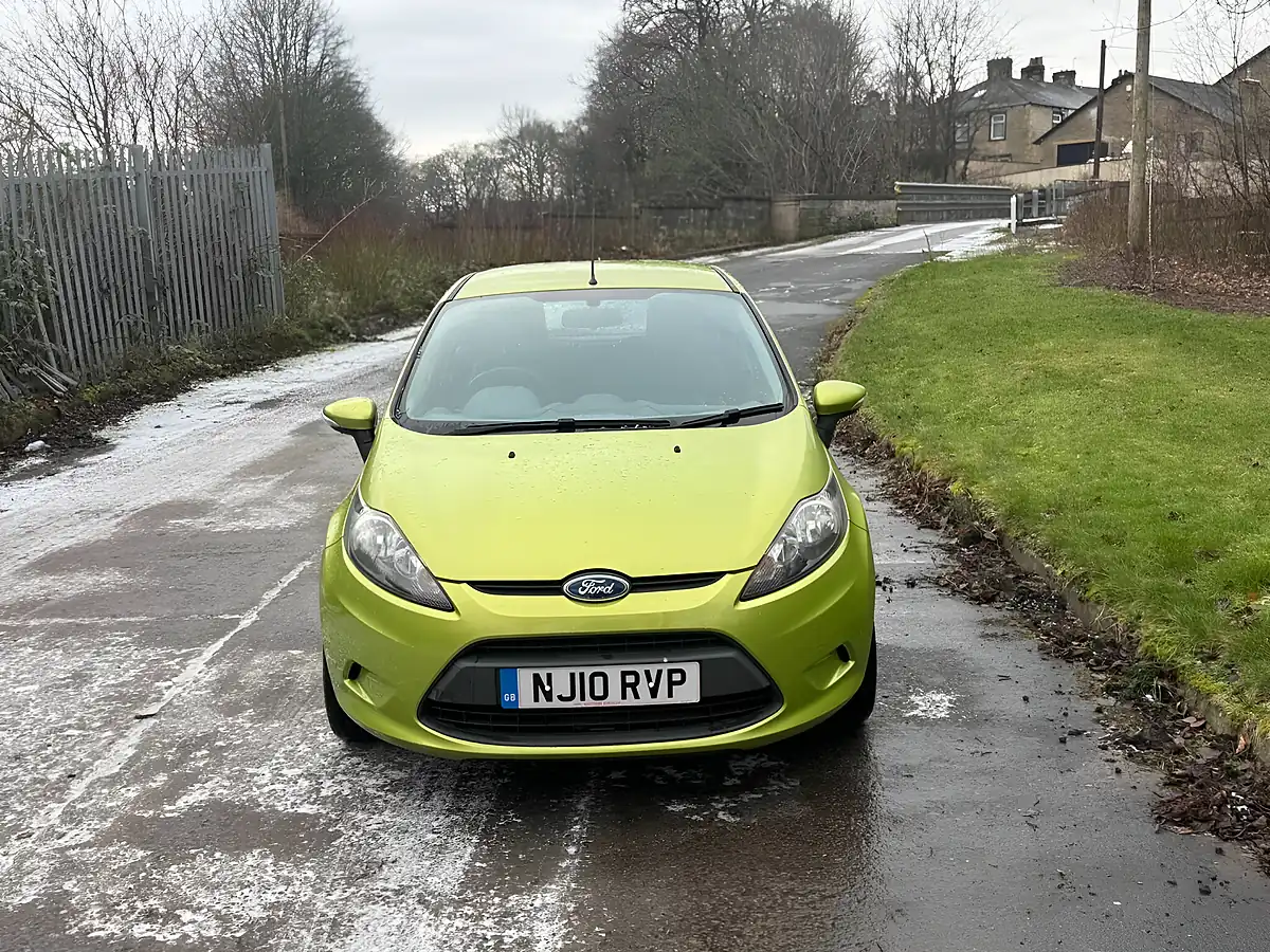 Used 2010 Ford Fiesta Edge Green - Interior and Exterior details 3