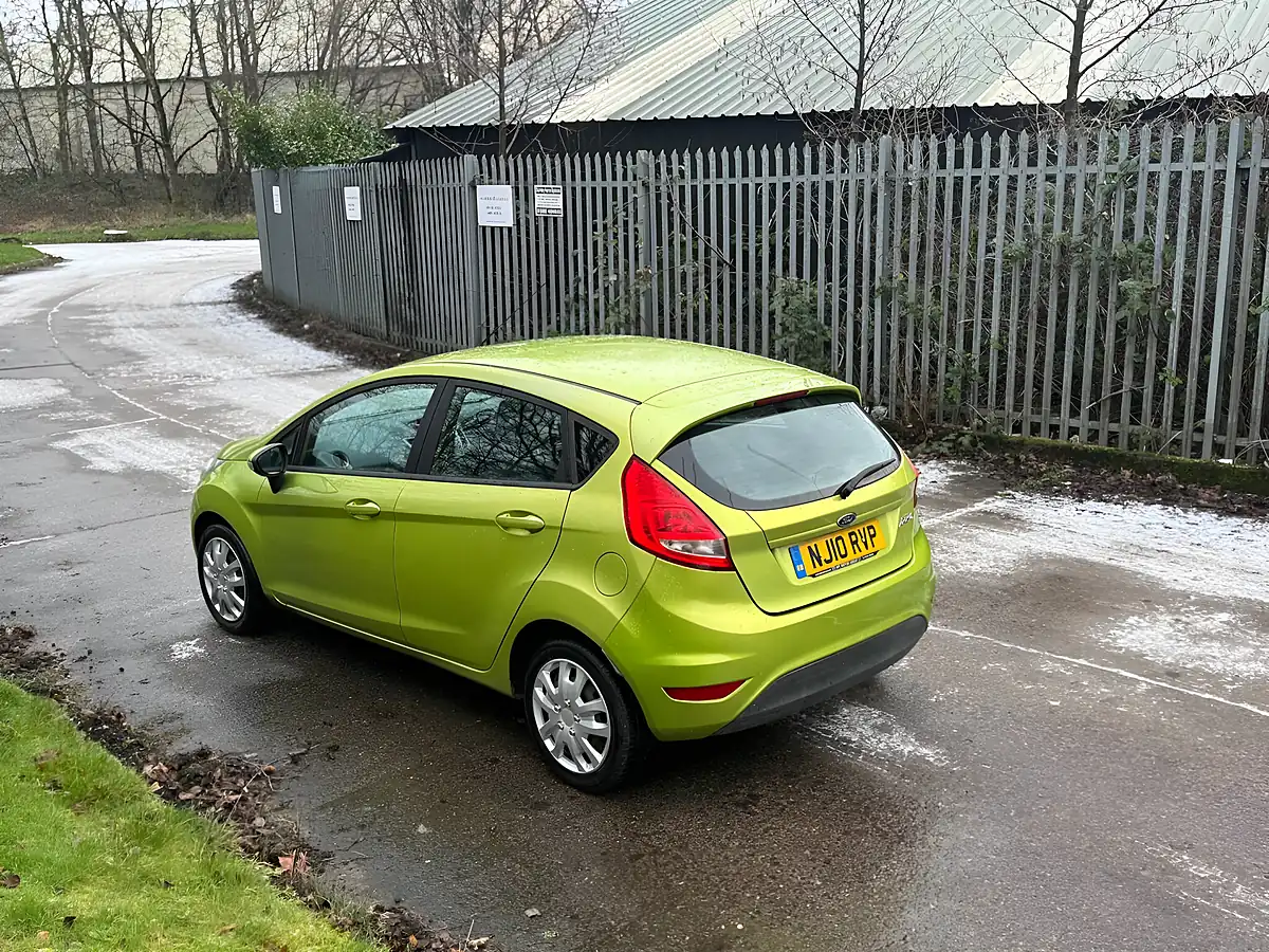 Used 2010 Ford Fiesta Edge Green - Interior and Exterior details 7