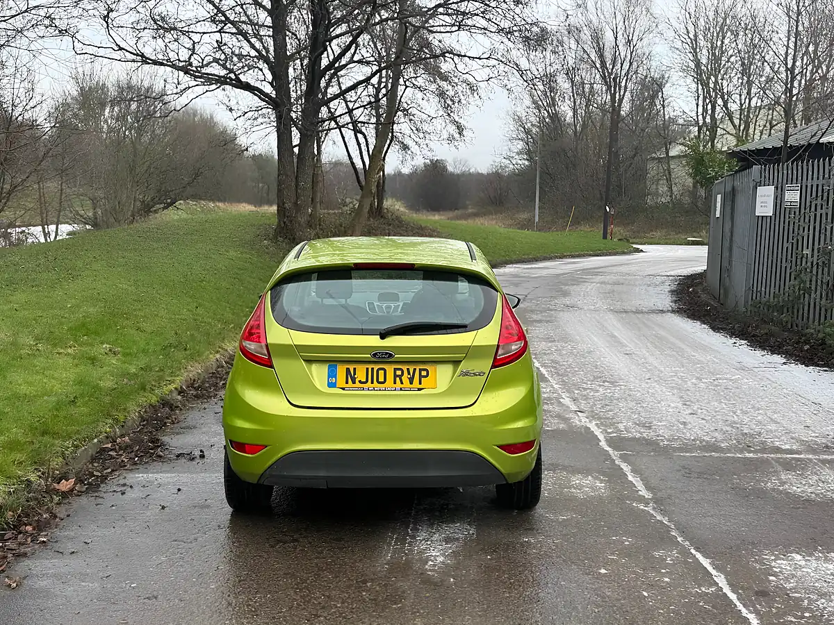 Used 2010 Ford Fiesta Edge Green - Interior and Exterior details 8
