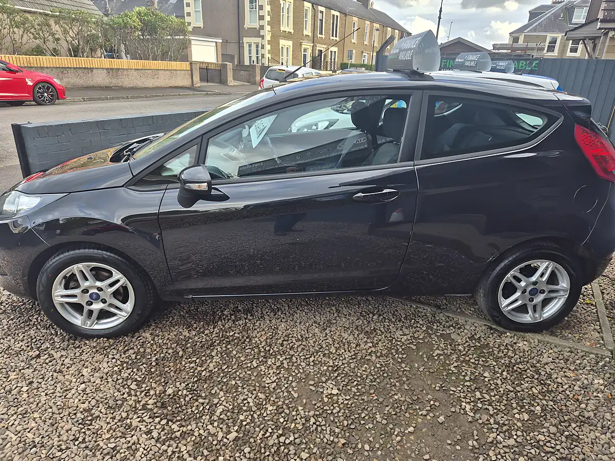 Used 2010 Ford Fiesta Style Black - Interior and Exterior details 3