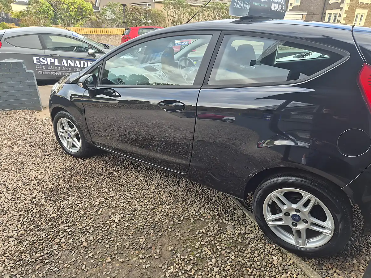 Used 2010 Ford Fiesta Style Black - Interior and Exterior details 4
