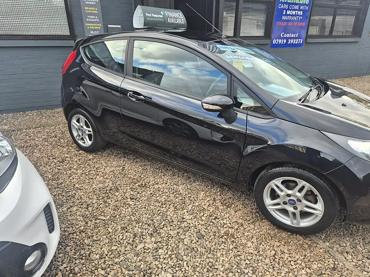 Used 2010 Ford Fiesta Style Black - Interior and Exterior details 7