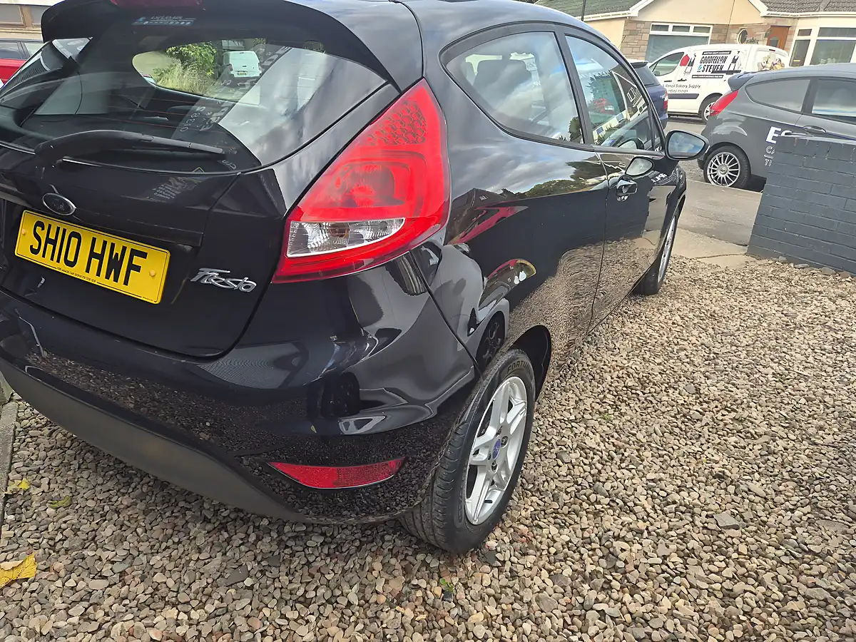 Used 2010 Ford Fiesta Style Black - Interior and Exterior details 8
