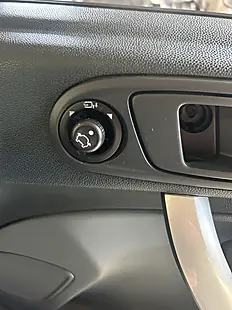 Used 2010 Ford Fiesta Titanium Black - Interior and Exterior details 6