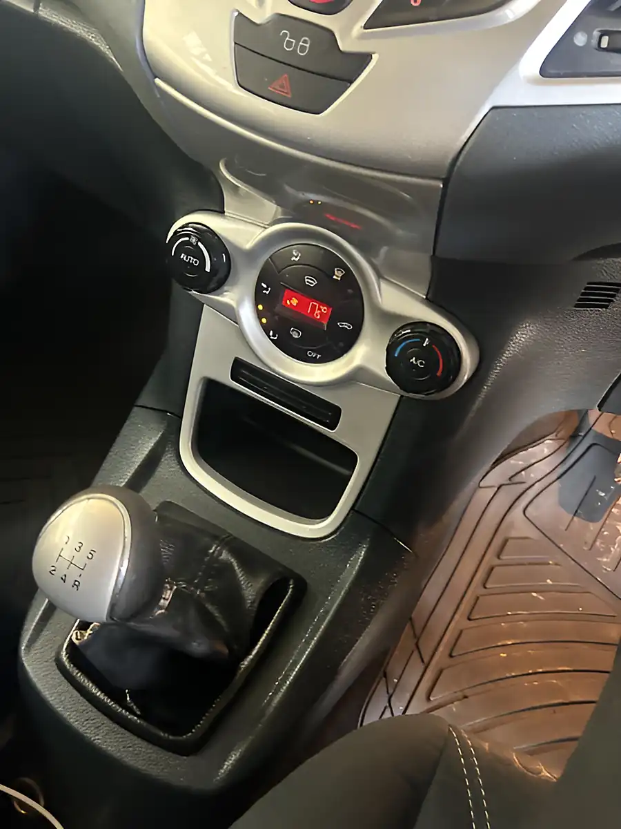 Used 2010 Ford Fiesta Titanium Black - Interior and Exterior details 8