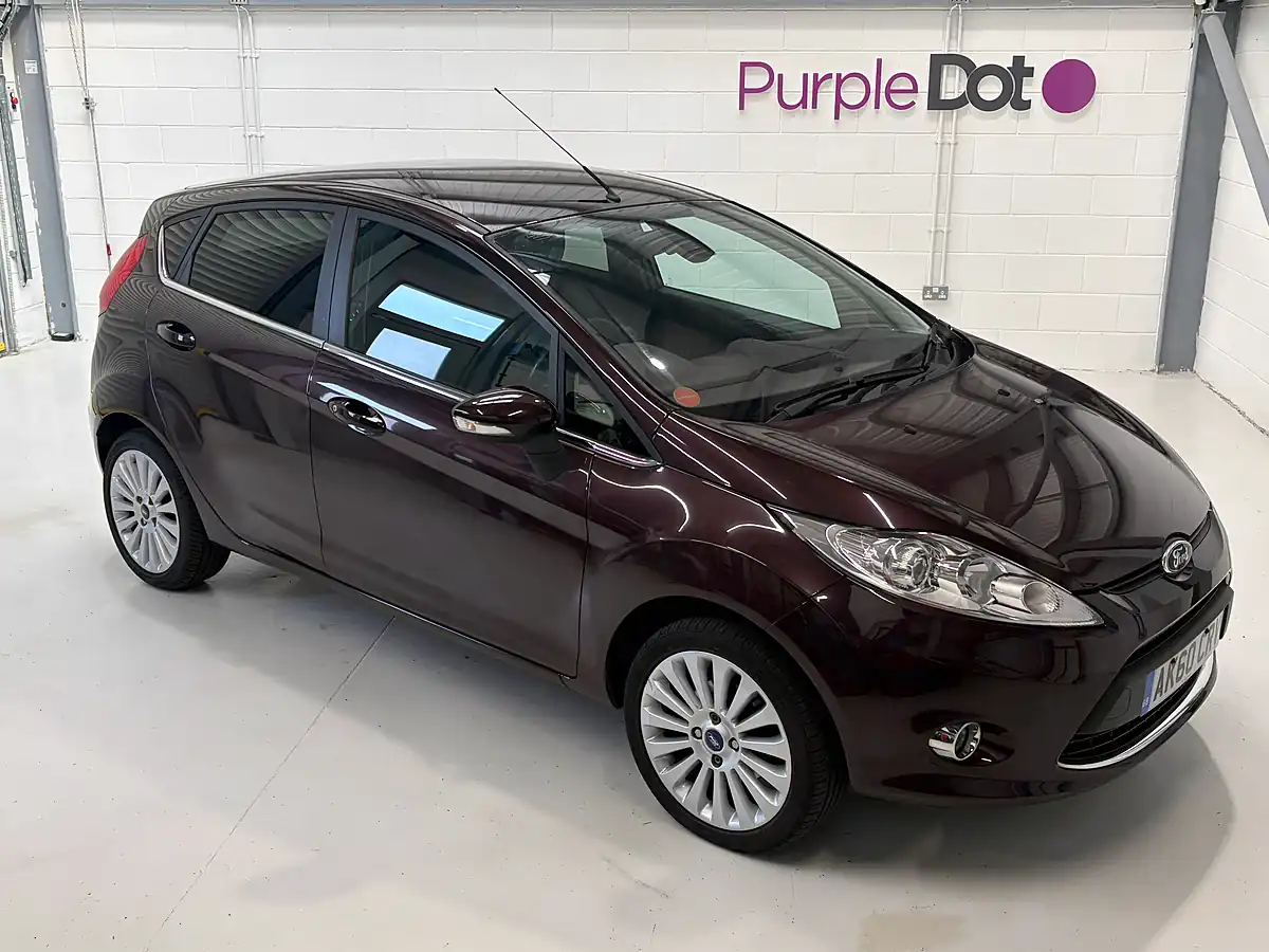 Used 2010 Ford Fiesta Titanium Red - Front View