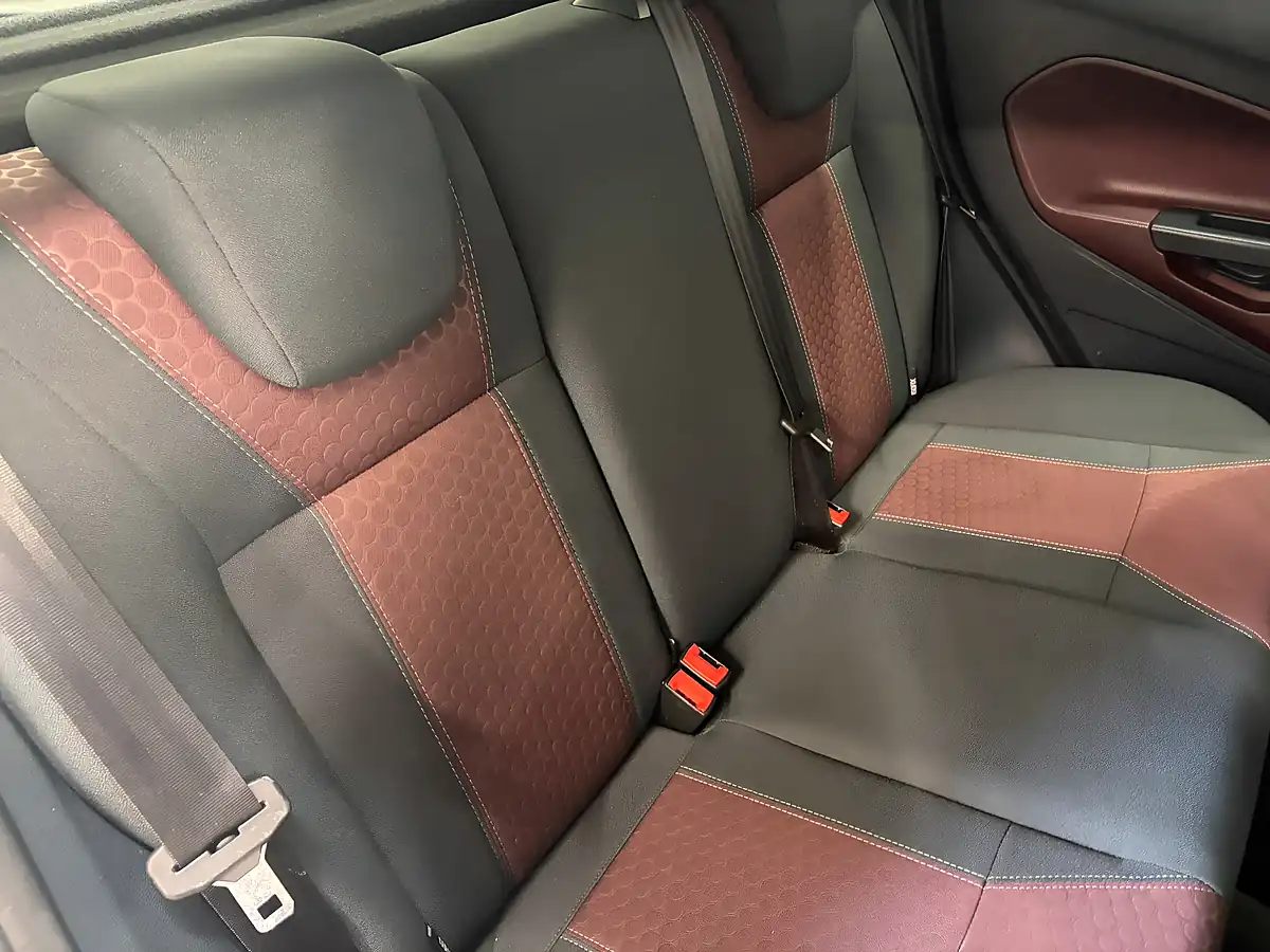 Used 2010 Ford Fiesta Titanium Red - Interior and Exterior details 16