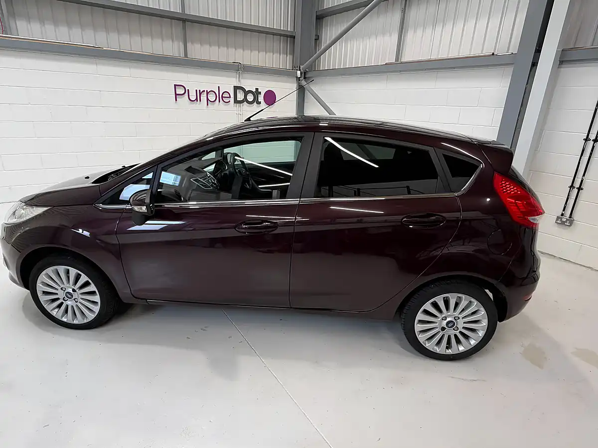 Used 2010 Ford Fiesta Titanium Red - Interior and Exterior details 5