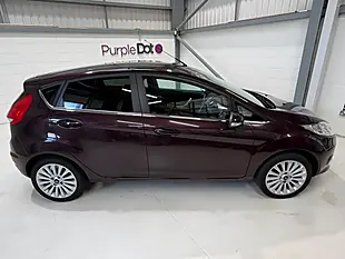 Used 2010 Ford Fiesta Titanium Red - Interior and Exterior details 8