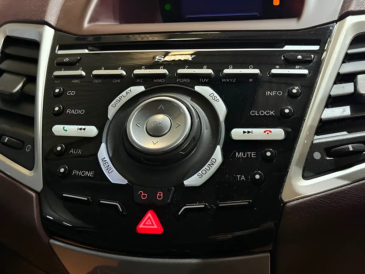 Used 2010 Ford Fiesta Titanium Red - Interior and Exterior details 14