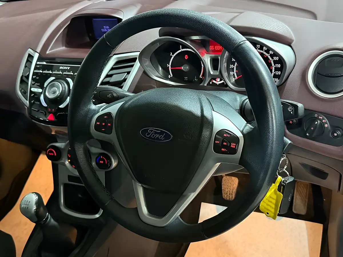 Used 2010 Ford Fiesta Titanium Red - Interior and Exterior details 9