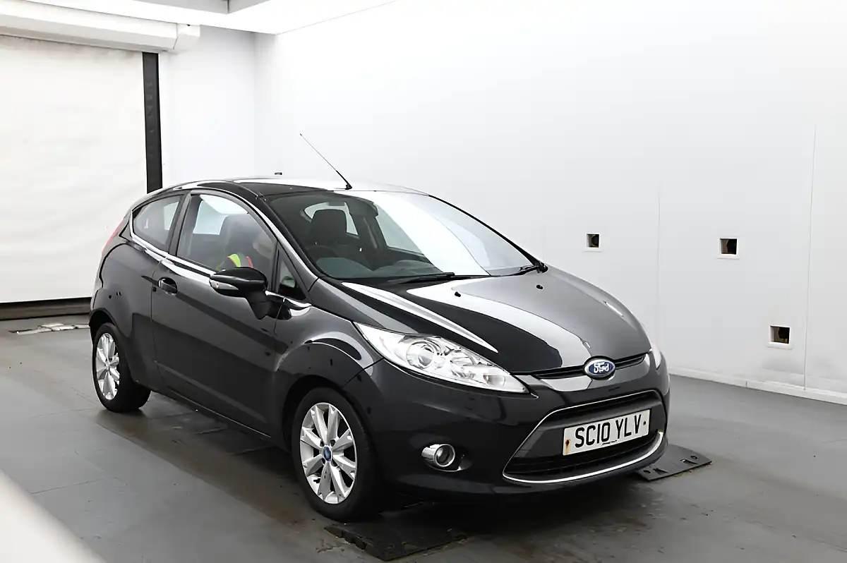 Used 2010 Ford Fiesta Zetec Black - Front View