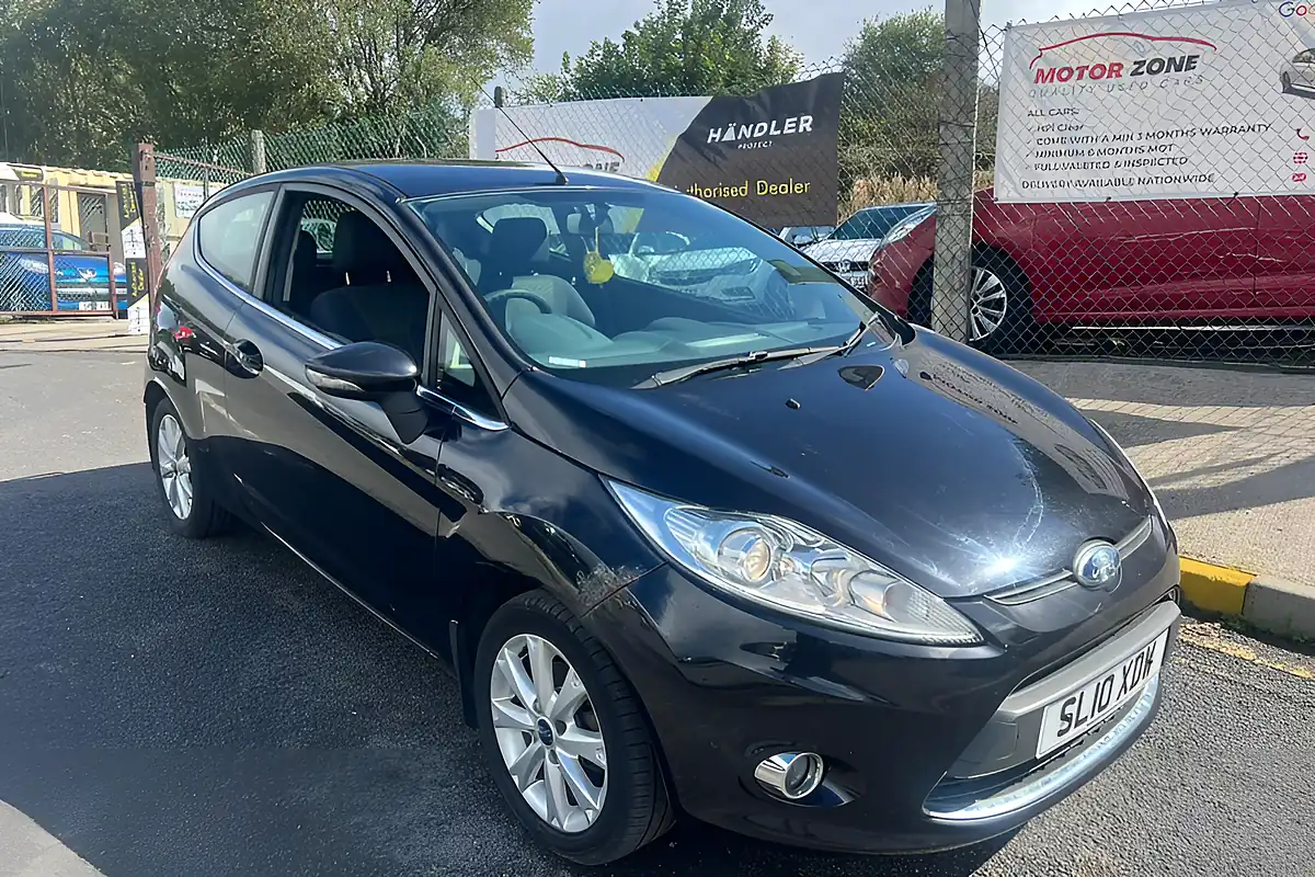 Used 2010 Ford Fiesta Zetec Black - Front View