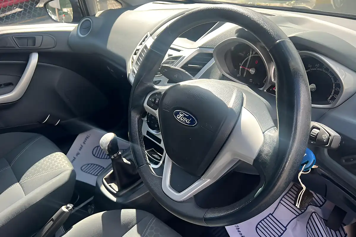 Used 2010 Ford Fiesta Zetec Black - Interior and Exterior details 15