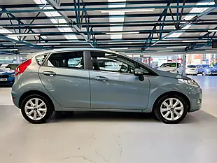 Used 2010 Ford Fiesta Zetec Blue - Interior and Exterior details 11