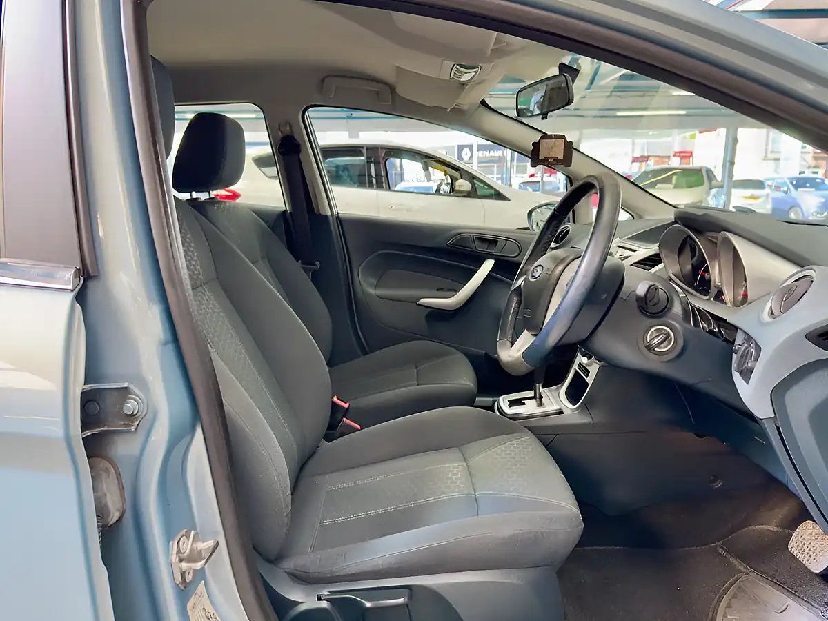 Used 2010 Ford Fiesta Zetec Blue - Interior and Exterior details 14