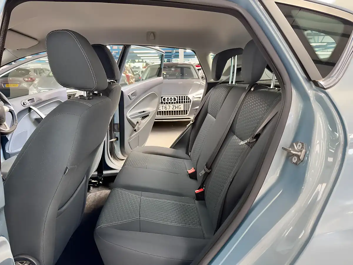 Used 2010 Ford Fiesta Zetec Blue - Interior and Exterior details 18