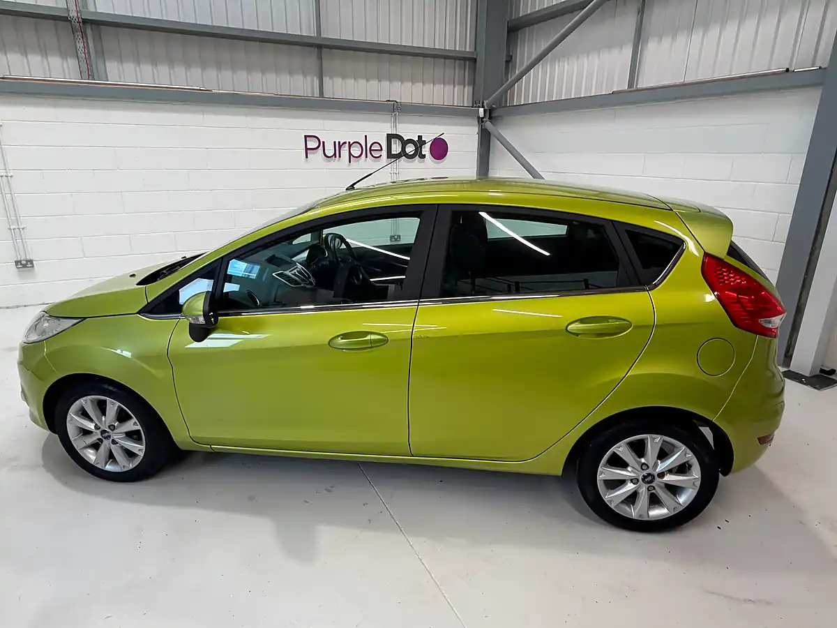 Used 2010 Ford Fiesta Zetec Green - Interior and Exterior details 7