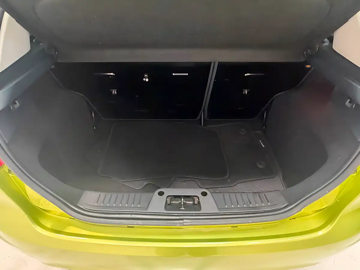 Used 2010 Ford Fiesta Zetec Green - Interior and Exterior details 9
