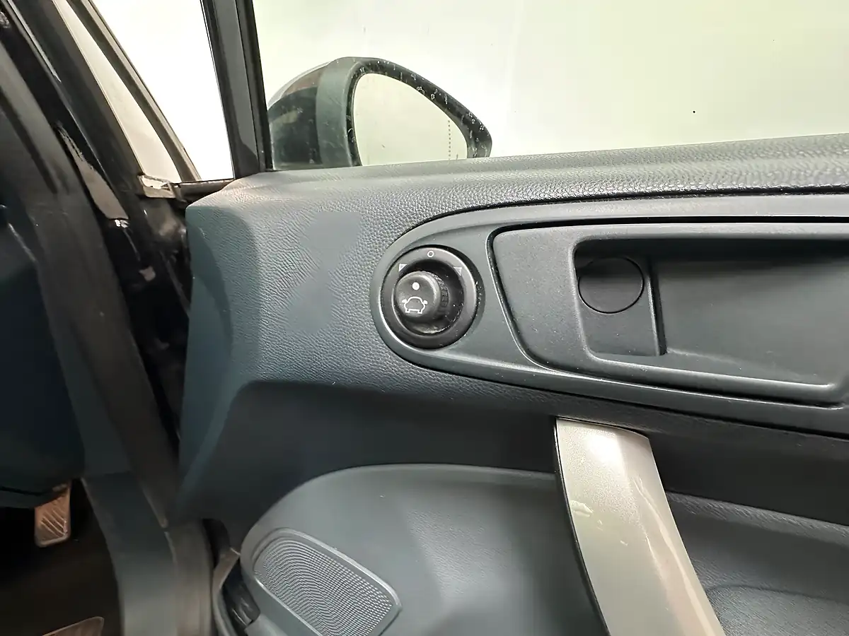 Used 2010 Ford Fiesta Zetec Panther Black - Interior and Exterior details 14