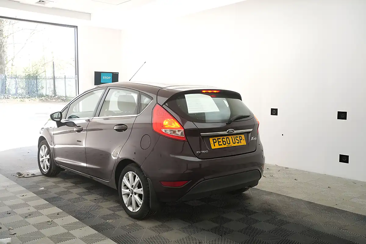 Used 2010 Ford Fiesta Zetec Red - Interior and Exterior details 3