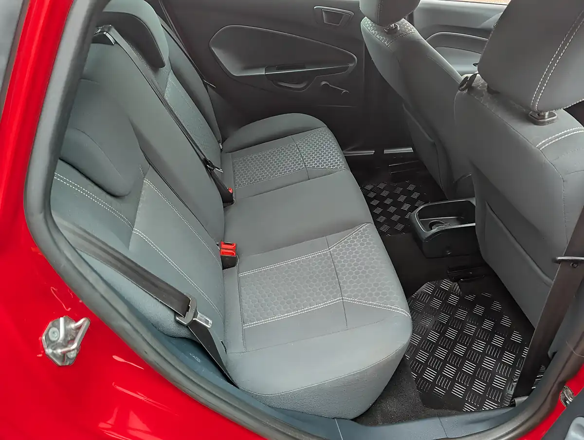 Used 2010 Ford Fiesta Zetec Red - Interior and Exterior details 11
