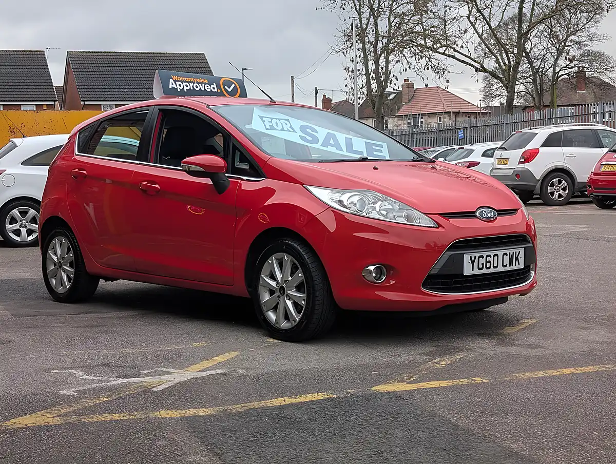 Used 2010 Ford Fiesta Zetec Red - Interior and Exterior details 8