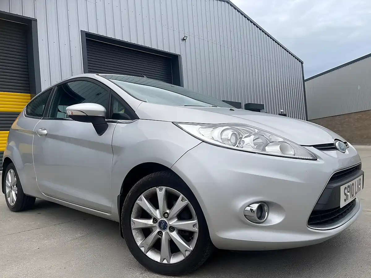 Used 2010 Ford Fiesta Zetec Silver - Interior and Exterior details 2