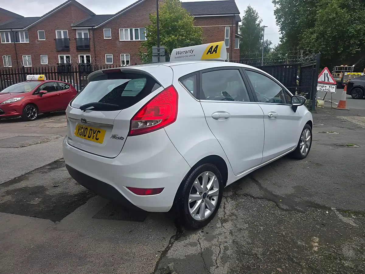 Used 2010 Ford Fiesta Zetec White - Interior and Exterior details 10