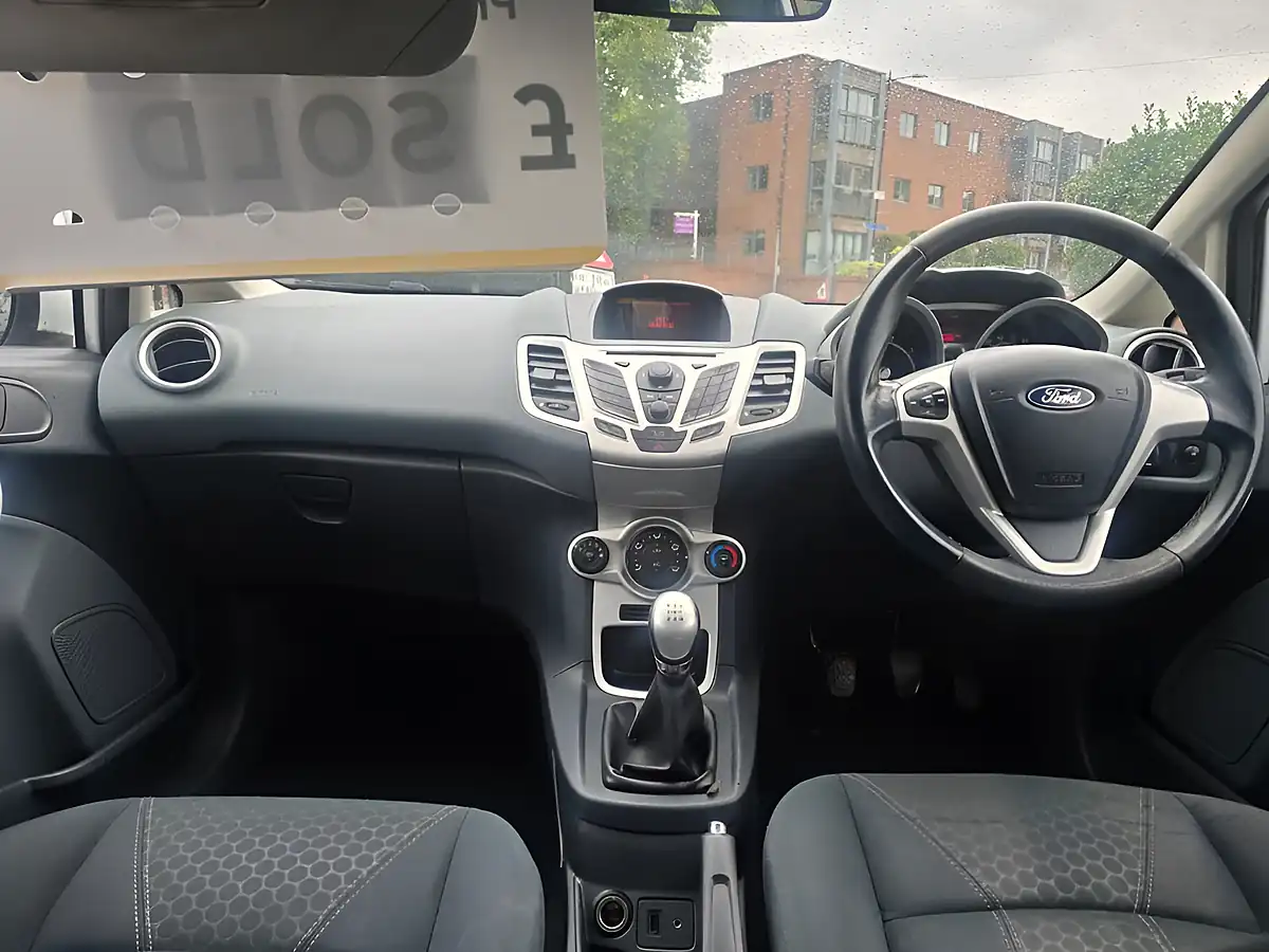 Used 2010 Ford Fiesta Zetec White - Interior and Exterior details 12