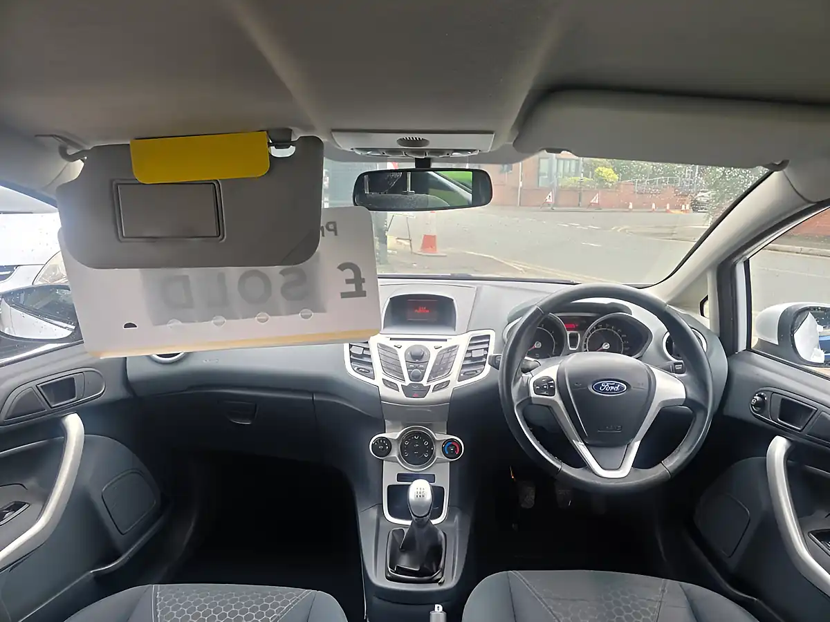Used 2010 Ford Fiesta Zetec White - Interior and Exterior details 13