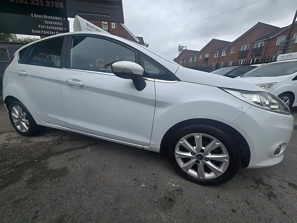 Used 2010 Ford Fiesta Zetec White - Interior and Exterior details 2
