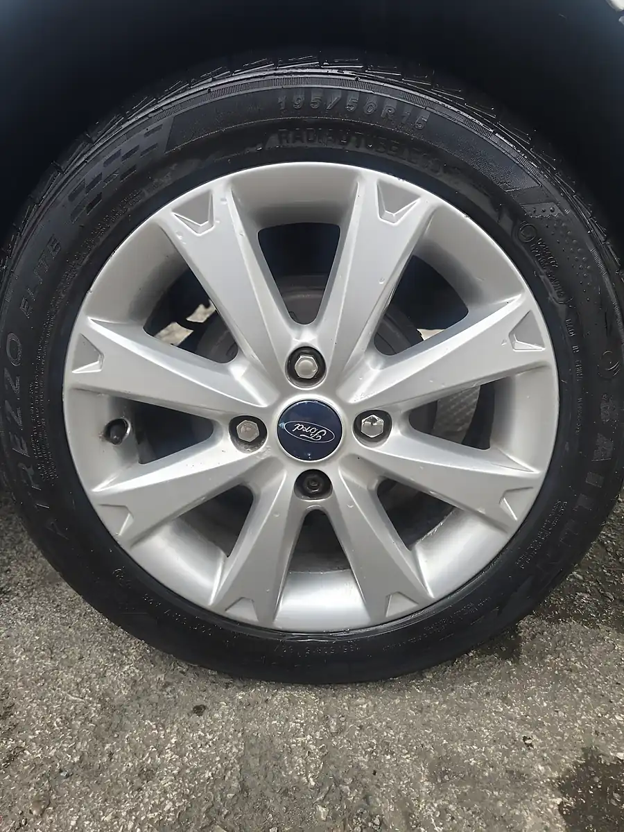 Used 2010 Ford Fiesta Zetec White - Interior and Exterior details 20