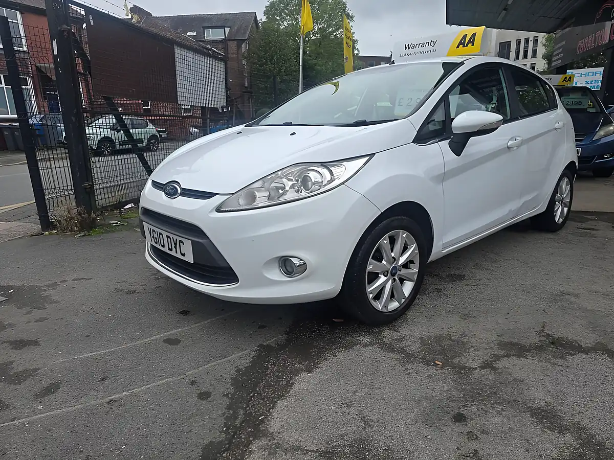 Used 2010 Ford Fiesta Zetec White - Interior and Exterior details 5