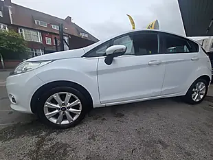 Used 2010 Ford Fiesta Zetec White - Interior and Exterior details 6