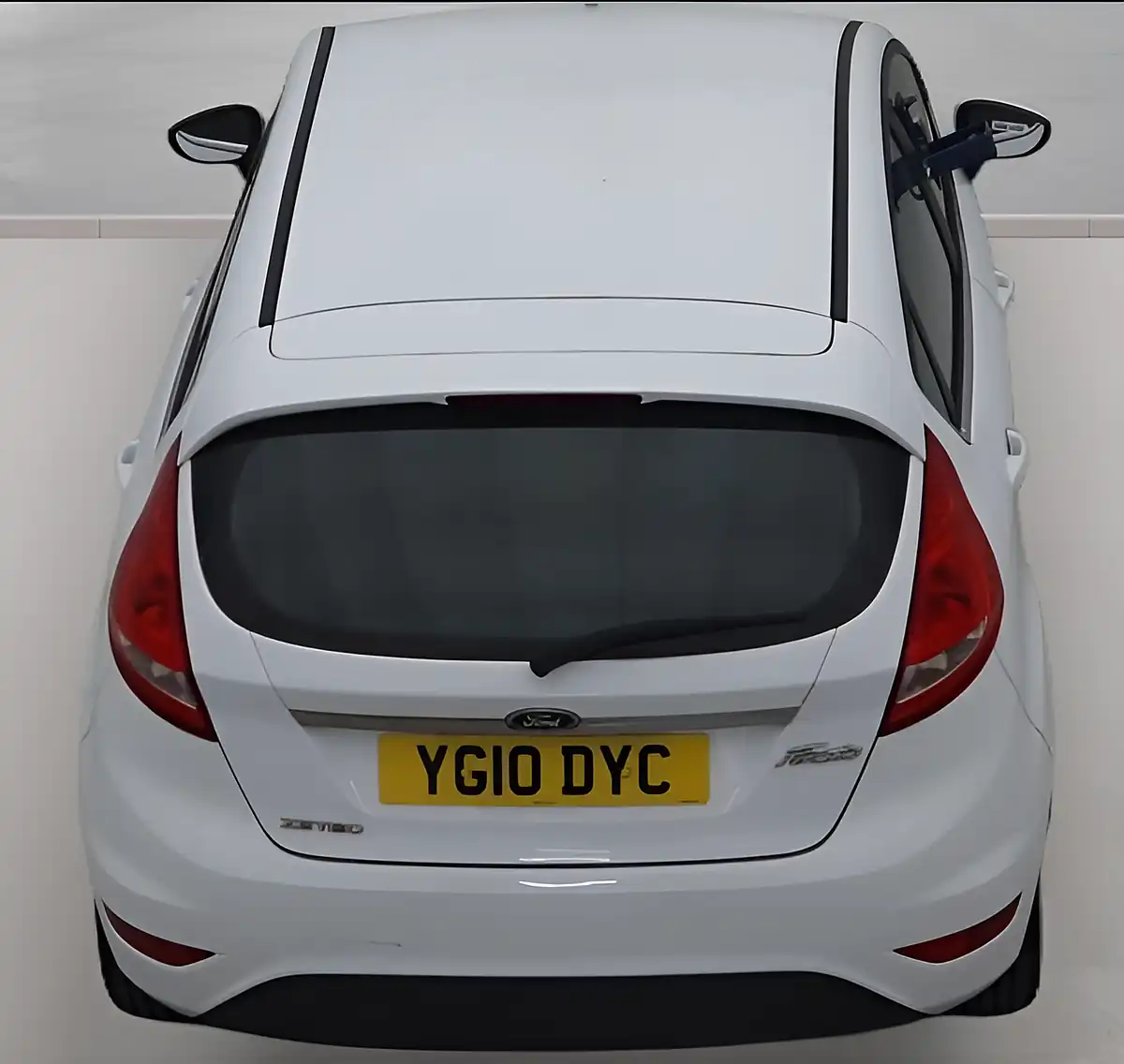 Used 2010 Ford Fiesta Zetec White - Interior and Exterior details 9
