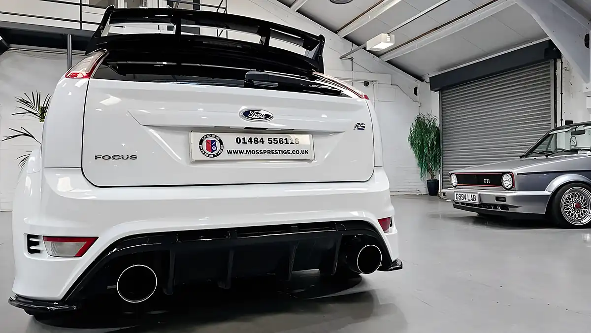 Used 2010 Ford Focus RS White - Interior and Exterior details 12