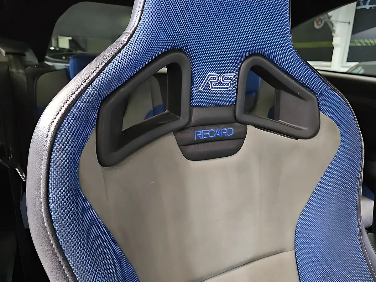 Used 2010 Ford Focus RS White - Interior and Exterior details 17