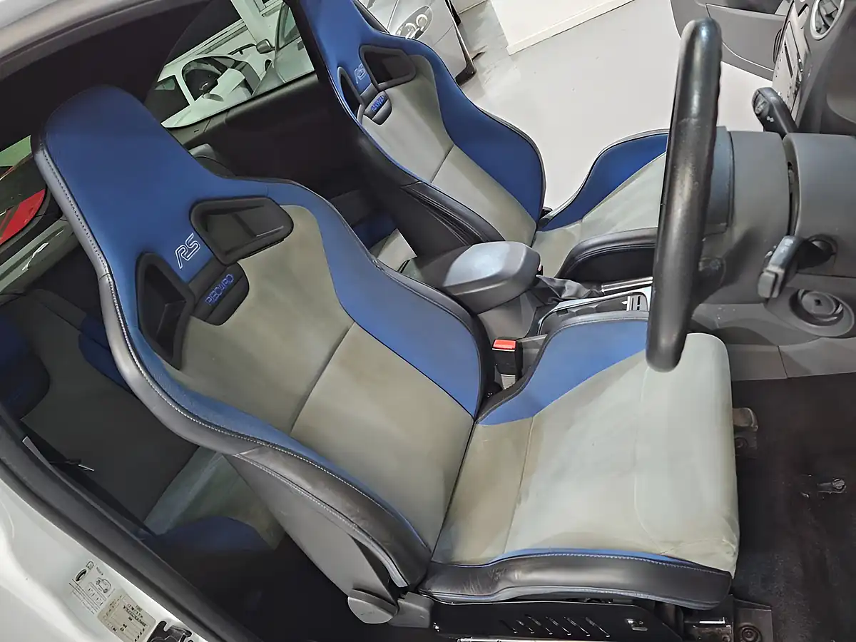 Used 2010 Ford Focus RS White - Interior and Exterior details 19