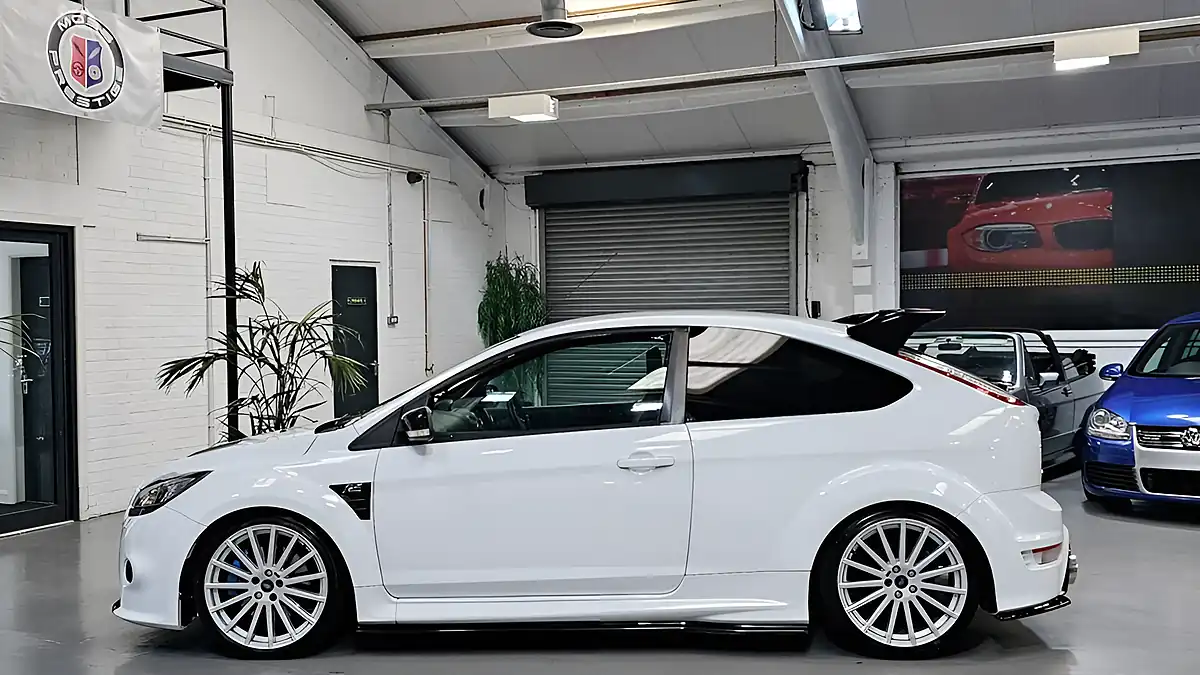 Used 2010 Ford Focus RS White - Interior and Exterior details 6