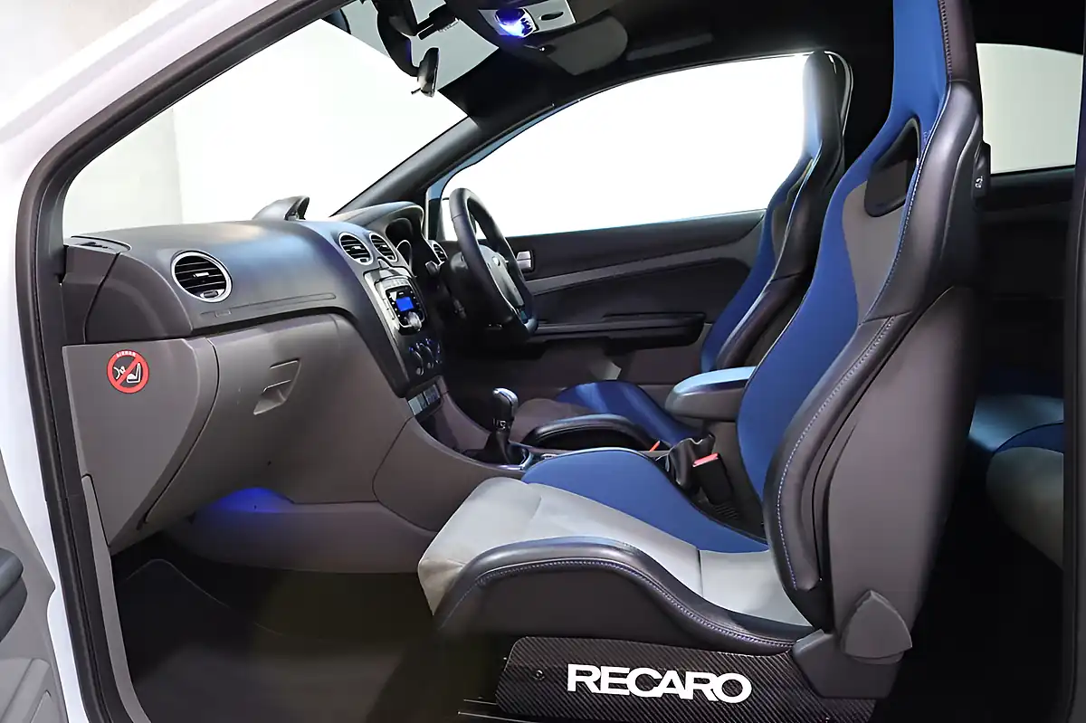 Used 2010 Ford Focus RS White - Interior and Exterior details 3