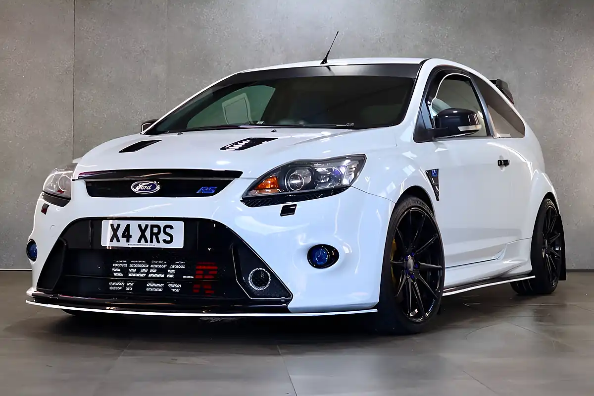 Used 2010 Ford Focus RS White - Interior and Exterior details 9