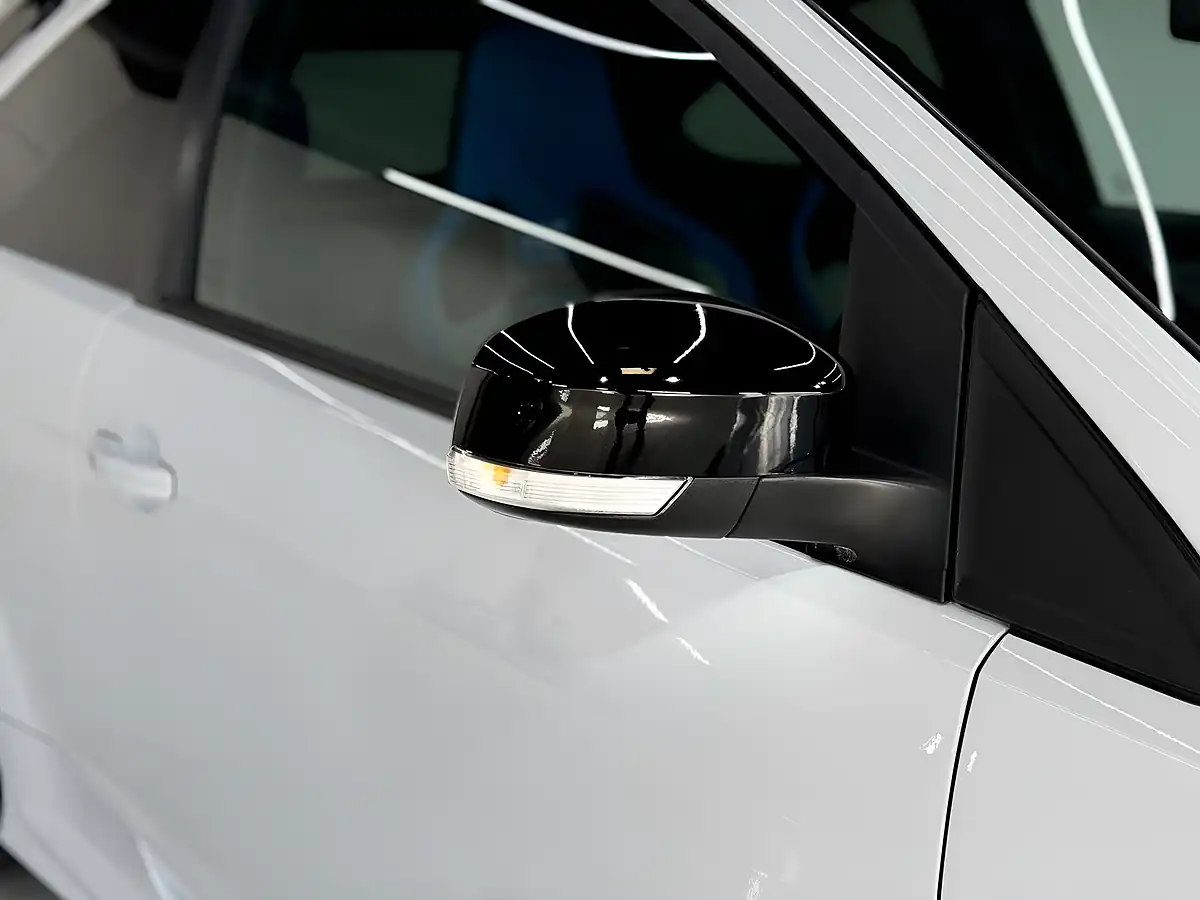 Used 2010 Ford Focus RS White - Interior and Exterior details 15