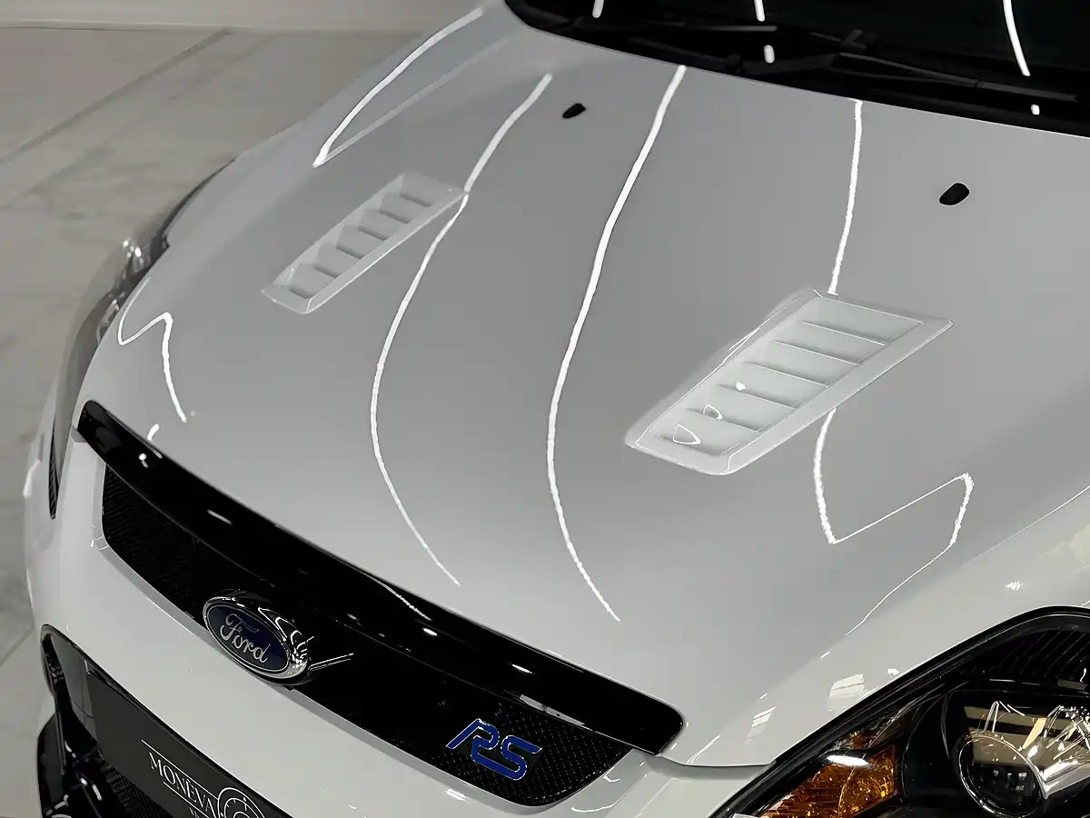 Used 2010 Ford Focus RS White - Interior and Exterior details 17