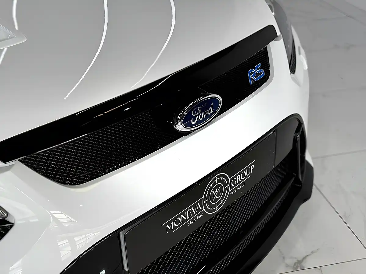 Used 2010 Ford Focus RS White - Interior and Exterior details 9