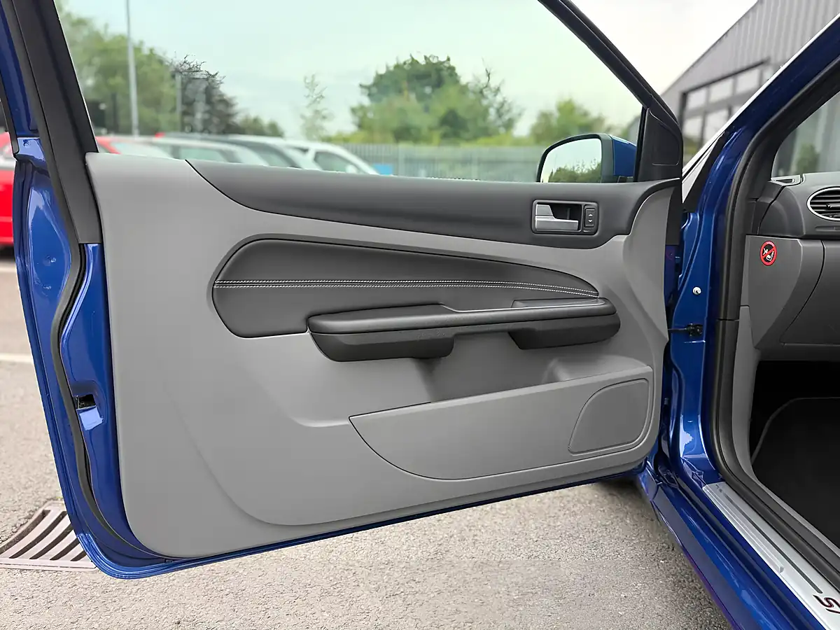 Used 2010 Ford Focus ST-3 Blue - Interior and Exterior details 10